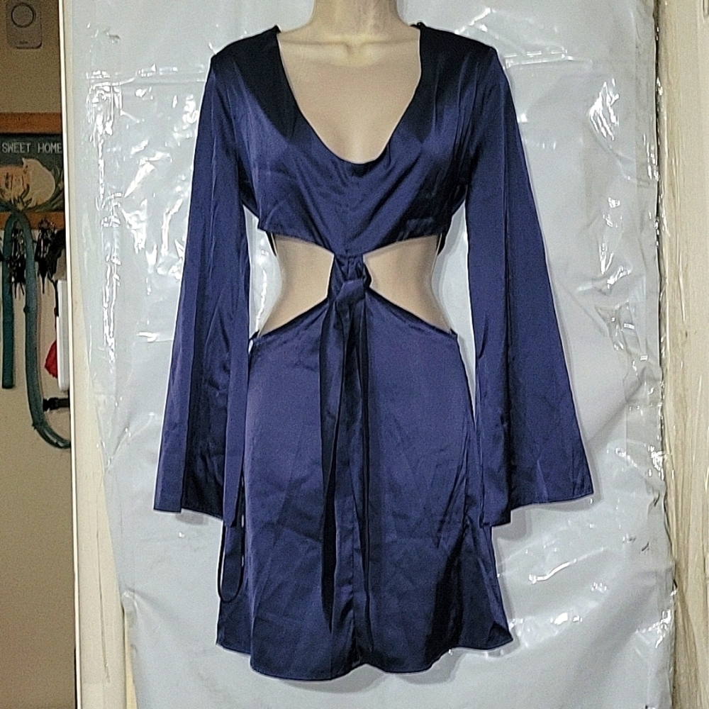 FOREVER 21 New Cutout Sexy Steel cut blue Flare Sleeve Mini Dress Going out S